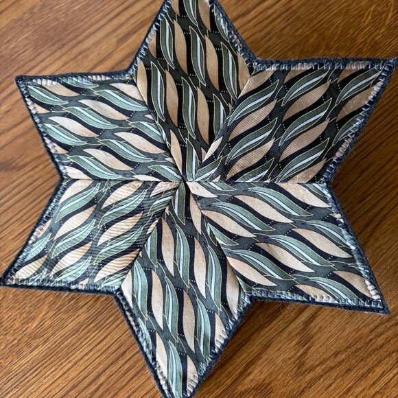 Star Tree Topper from re-purposed necktie - Picture 10 of 10